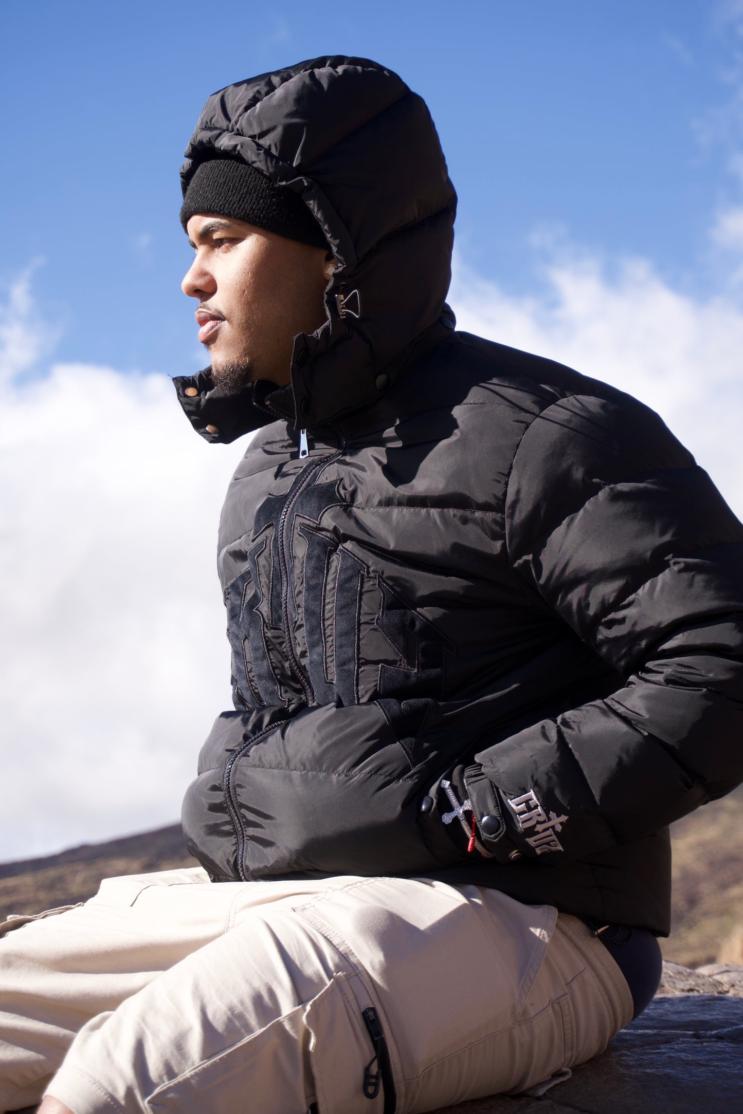 Down feather Jacket (White chest logo outline)