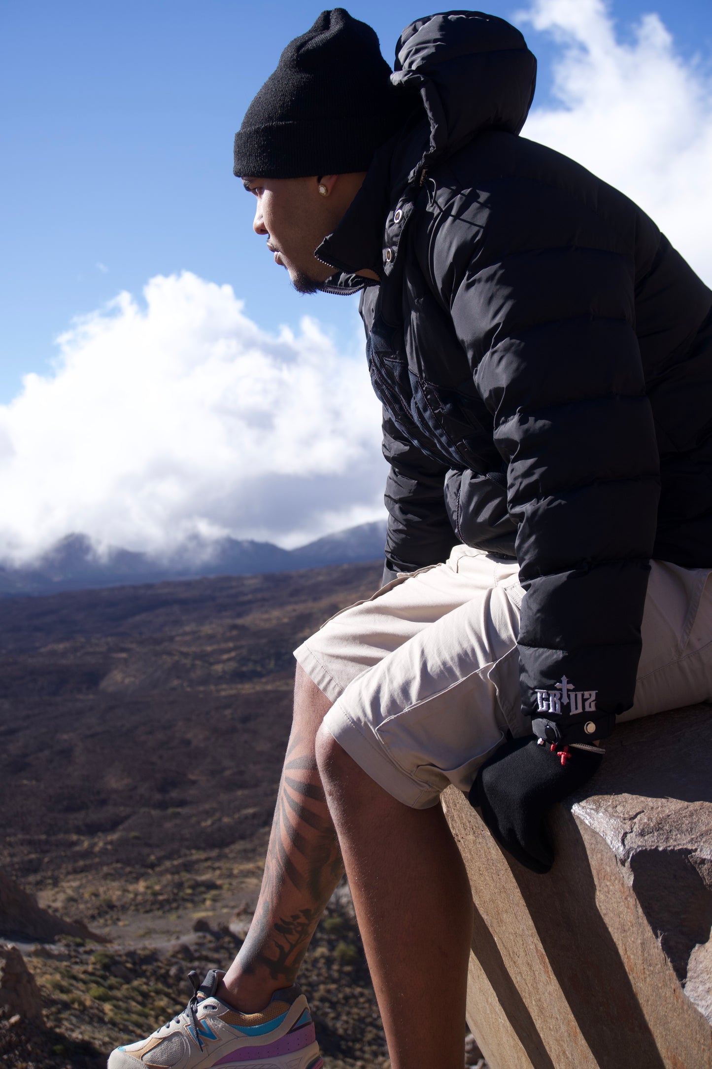 Down feather Jacket (White chest logo outline)