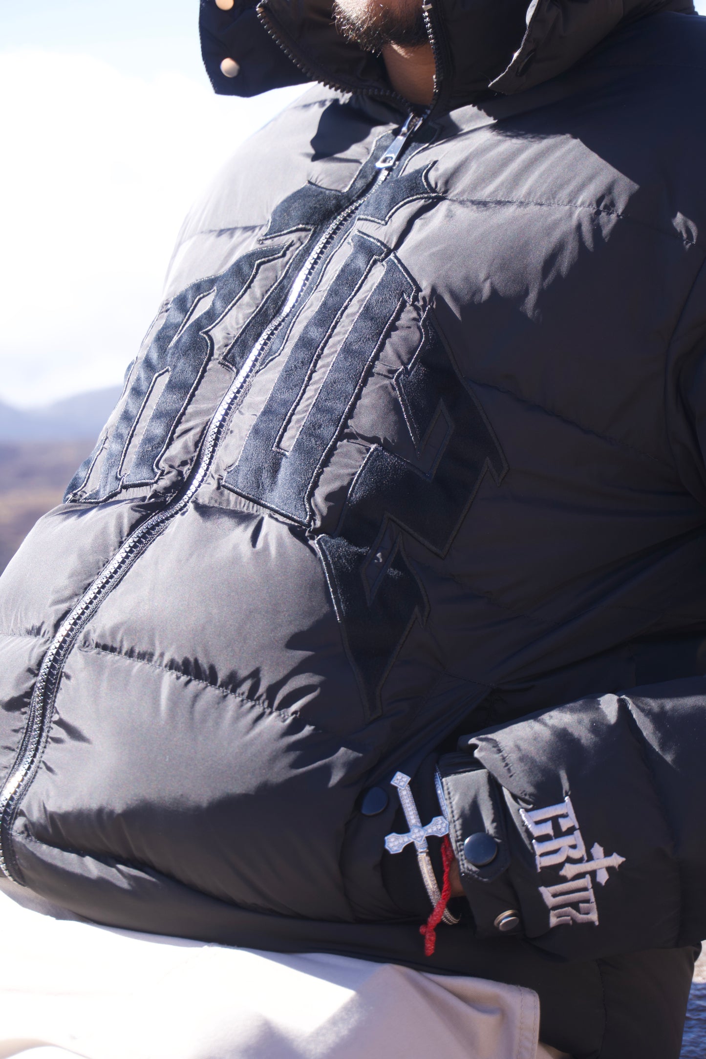 Down feather Jacket (White chest logo outline)